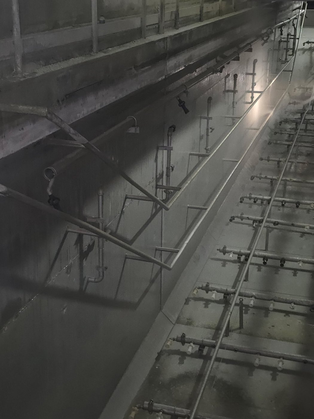 Tank interior cleaning